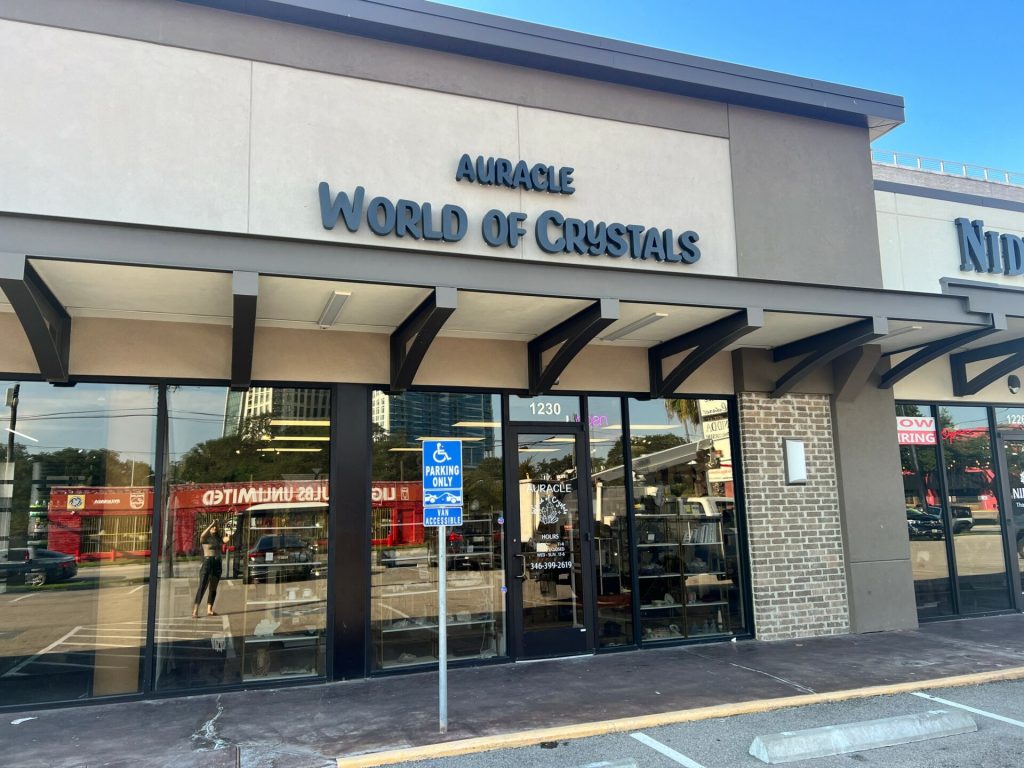 Auracle: World of Crystals